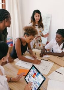 Read more about the article Challenges Faced by Women in Leadership